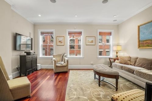 102 Myrtle St, Boston MA exterior