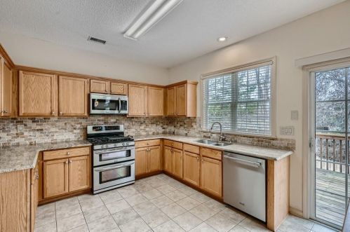 5006 Bright Hampton Dr, Atlanta GA 30339-1956 exterior