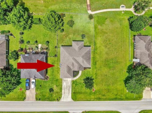 327 Cpe Conroe Dr, Montgomery TX 77356-5718 exterior