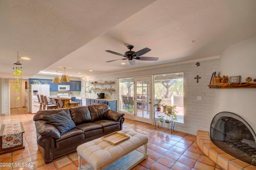 8901 Bears Path Rd, Tucson AZ  85749-8139 exterior