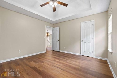 1560 Rogers Crossing Dr, Lithonia GA  30058-7005 exterior