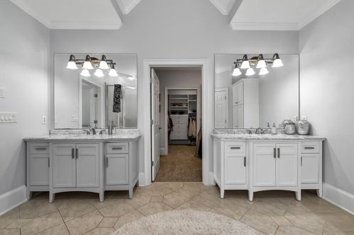 2132 Innsfail Dr, Lithonia GA  30078-2059 exterior