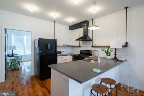 2469 Amber St, Philadelphia PA  19125-1620 exterior