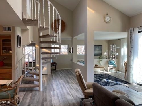 4687 San Sebastian Dr, Oxnard CA  93035-3644 exterior