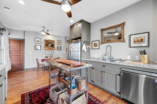 36 Portland Pl, Saint Louis MO 63108-1242 exterior