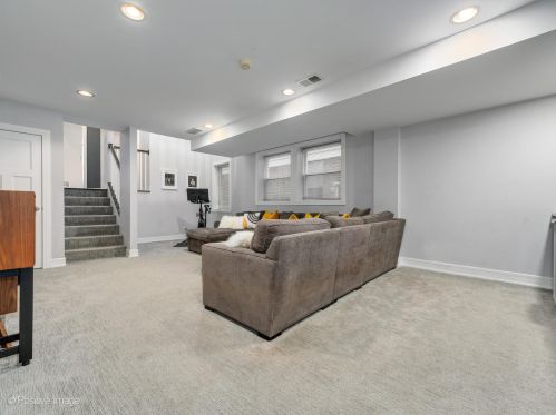 3425 Dickens Ave, Chicago IL 60647-3714 exterior