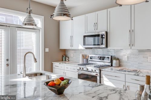 2308 Catharine St, Philadelphia PA 19143-1628 exterior