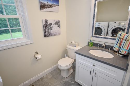 57 Fieldstone Dr, Dover NH 03820-6101 exterior