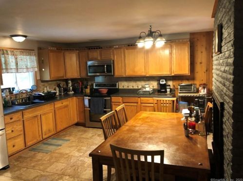 81 Ivain Rd, Torrington CT 06790-4416 exterior