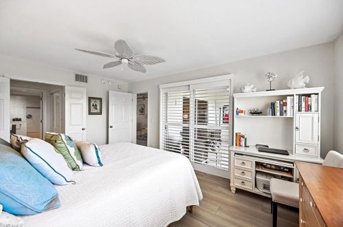 320 Horse Creek Dr, Naples FL 34110-6000 exterior