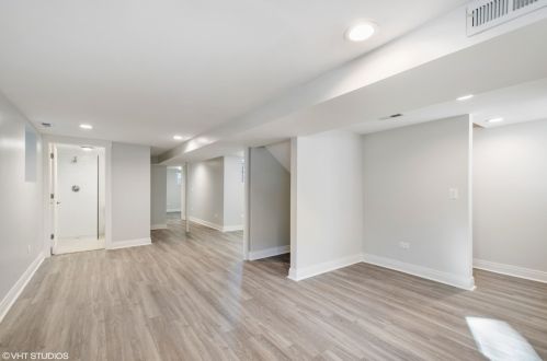 4032 Francisco Ave, Chicago IL 60618-2602 exterior