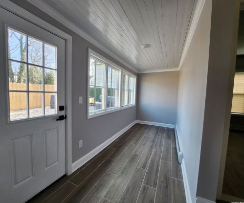 20 Lowndes Ave, Huntington Station NY 11746-1224 exterior