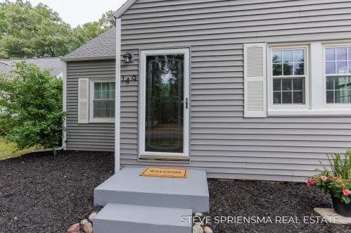 149 Holly St, Grand Rapids, MI 49548-0042