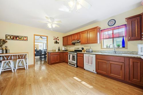 11154 Whipple St, Chicago IL 60655-2328 exterior