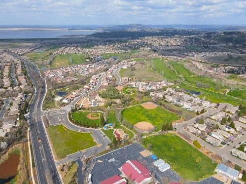 1009 Sandwick Way, Folsom CA 95630-6127 exterior