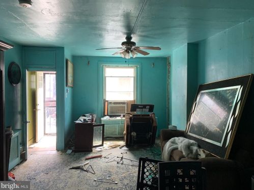 1430 Hicks St, Philadelphia PA  19146-4819 exterior