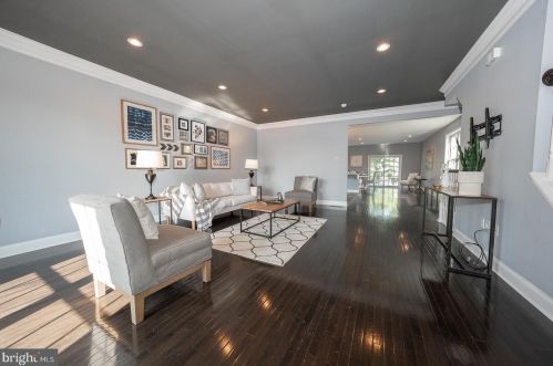 328 Lemonte St, Philadelphia PA 19128-4520 exterior