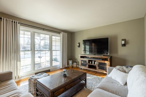 5230 Churchill Ln, Milwaukee, WI 53223-3543