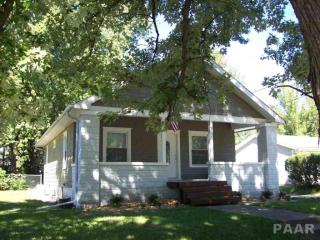 911 9th St, Pekin, IL 61554-4744
