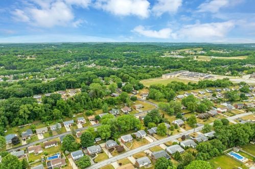 165 Conneaut Dr, Pittsburgh PA 15239-2630 exterior