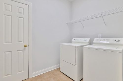 5 Conifer Cir, Atlanta GA 30342-4303 exterior