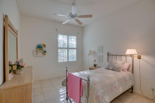 320 Bentley Cir, Fort Pierce FL 34986-2475 exterior