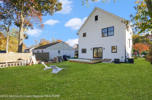 1042 4th Ave, Belmar NJ  07719-3364 exterior