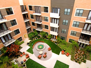 1900 Hi Line Dr, Dallas TX  75207-3333 exterior