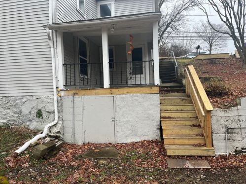 882 Center Rd, Pittsburgh PA  15239-1962 exterior