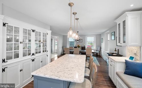 5 Lexington Ave, Pittsburgh PA 15215-3218 exterior