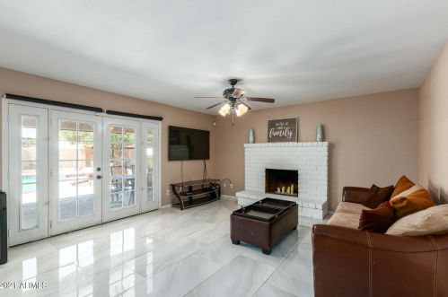 15614 29 Ave, Phoenix AZ 85053-4056 exterior