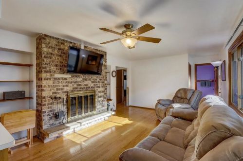 2327 Parnell Ave, Milwaukee, WI 53221-4250