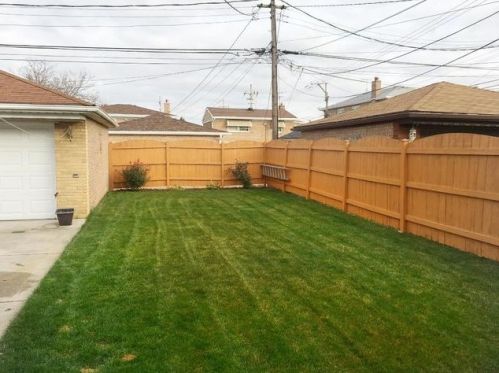 8639 Tripp Ave, Chicago IL 60652-2247 exterior