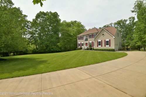5 Markus Ct, Jackson Twp NJ  08527-2886 exterior