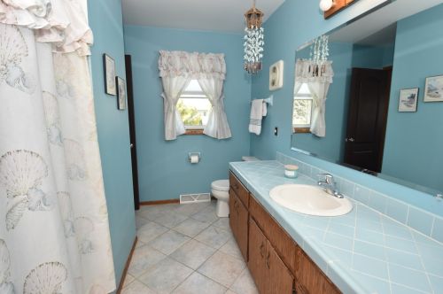 4631 68, Milwaukee WI 53220-3917 exterior