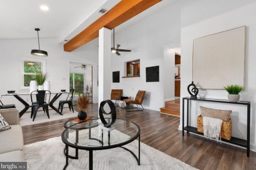 13763 Travilah Rd, Rockville MD 20850-3532 exterior