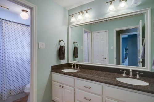 5329 Shady Maple Dr, Humble TX 77339-1272 exterior