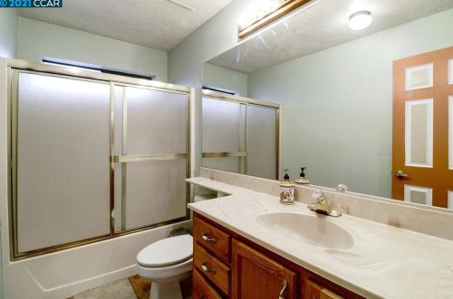 826 Navaronne Way, Concord CA 94518-2173 exterior