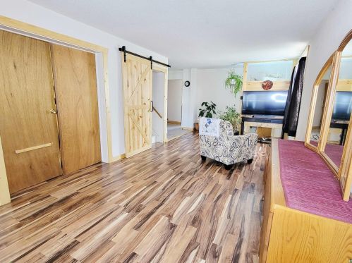 5818 Elinor St, Duluth MN 55807-1215 exterior