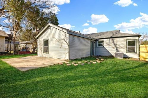 2850 Fls Dr, Dallas TX 75211-9008 exterior