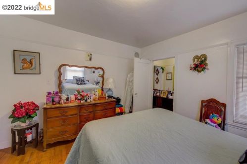 1336 Derby St, Berkeley CA 94703-1968 exterior