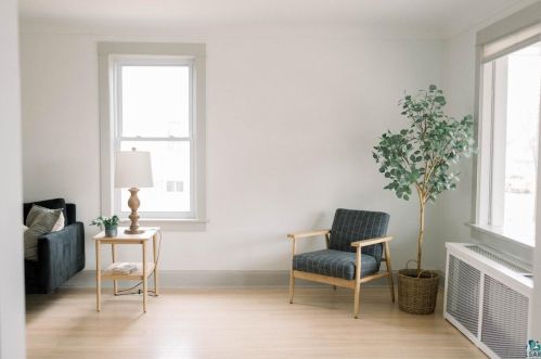 5607 8 St, Duluth MN 55807-1322 exterior