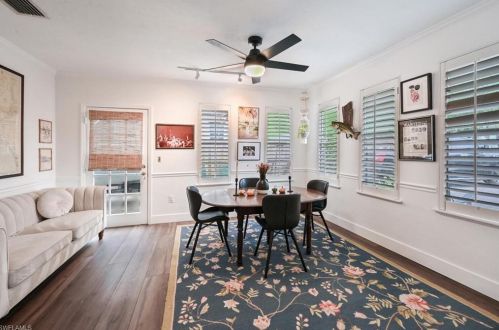 5148 Napoli Dr, Naples FL 34103-8957 exterior