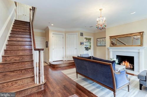 11 Wilkes St, Alexandria VA 22314-3856 exterior