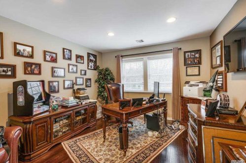 90 Hamlet Dr, Commack NY 11725-4438 exterior