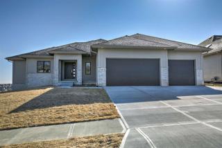 923 185th St, Omaha, NE 68022-6959