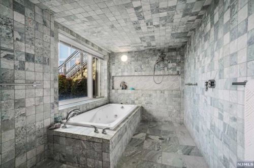 23 Shr Rd, Edgewater NJ 07020-1519 exterior