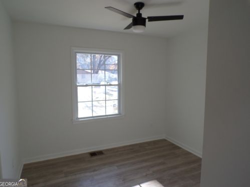 3811 Crosby Dr, Atlanta GA 30331-3432 exterior