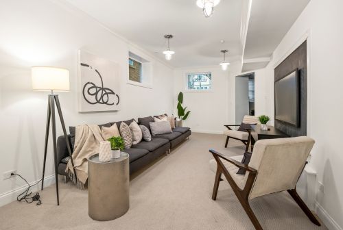 3635 Janssen Ave, Chicago IL 60613-3707 exterior