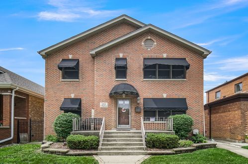 10524 Maplewood Ave, Chicago, IL 60655-1102